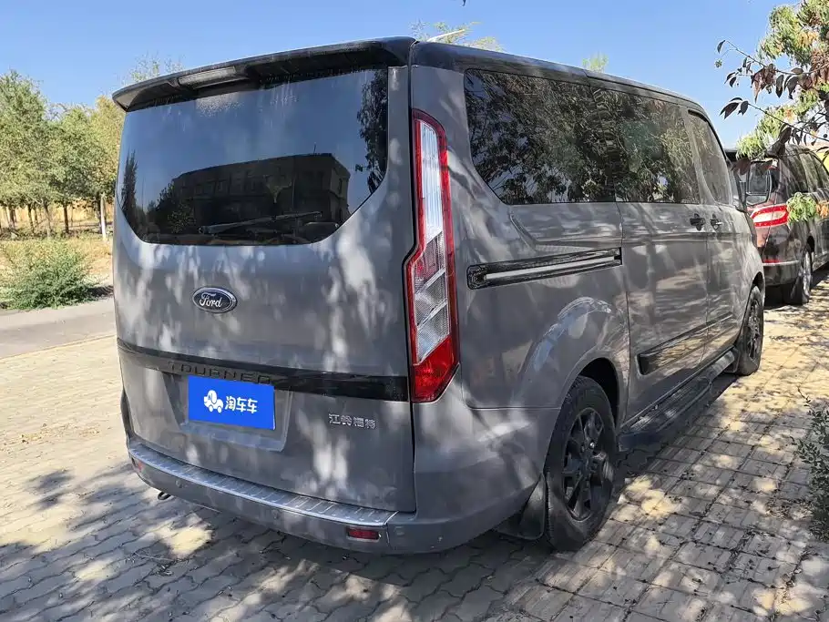Ford Tourneo — фото 3