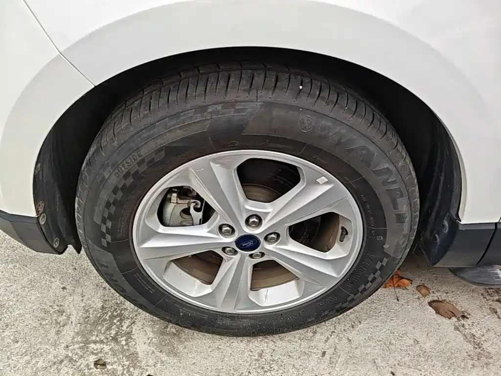 Ford Edge — фото 23