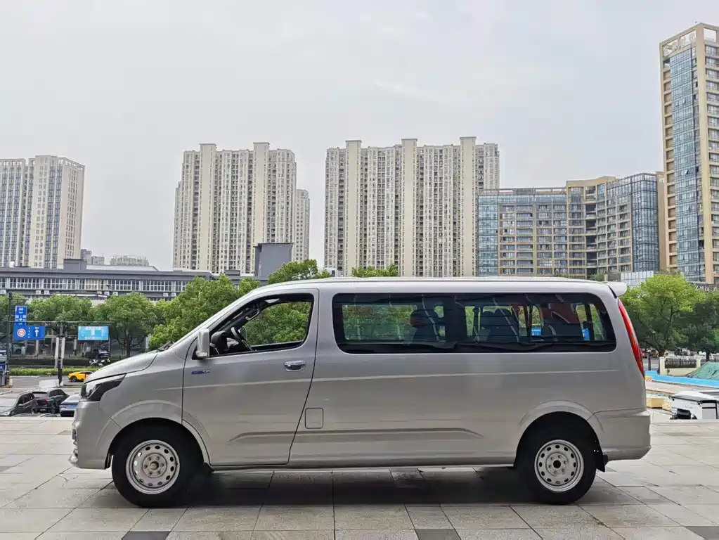Foton Fengjing Zhilan G5 EV — фото 4