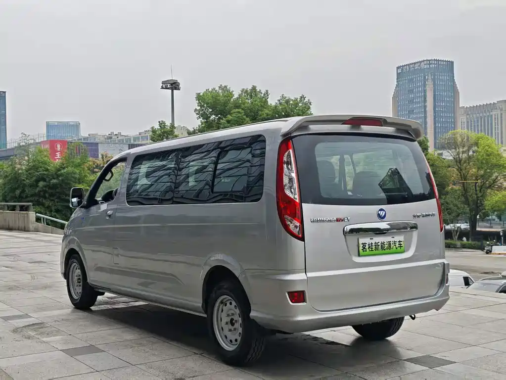 Foton Fengjing Zhilan G5 EV — фото 6