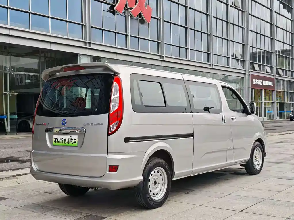 Foton Fengjing Zhilan G5 EV — фото 7