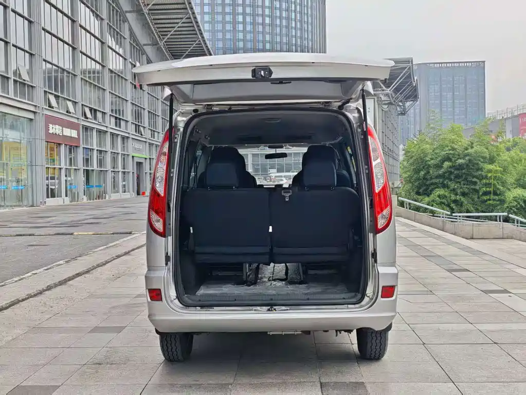 Foton Fengjing Zhilan G5 EV — фото 8