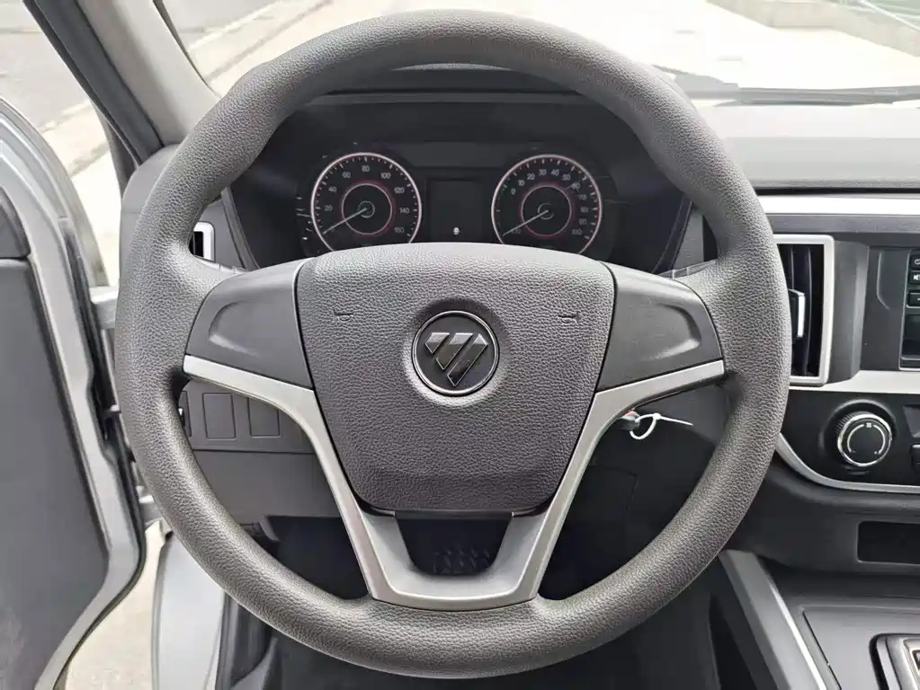 Foton Fengjing Zhilan G5 EV — фото 10