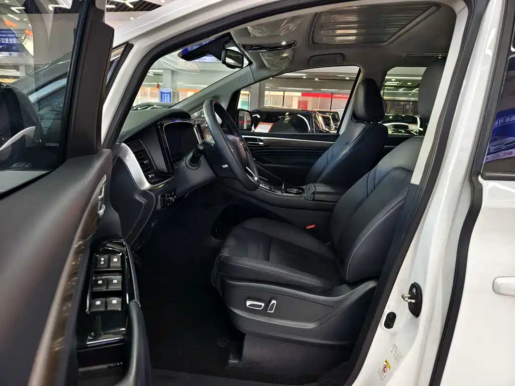 GAC Motor Trumpchi M8 — фото 10