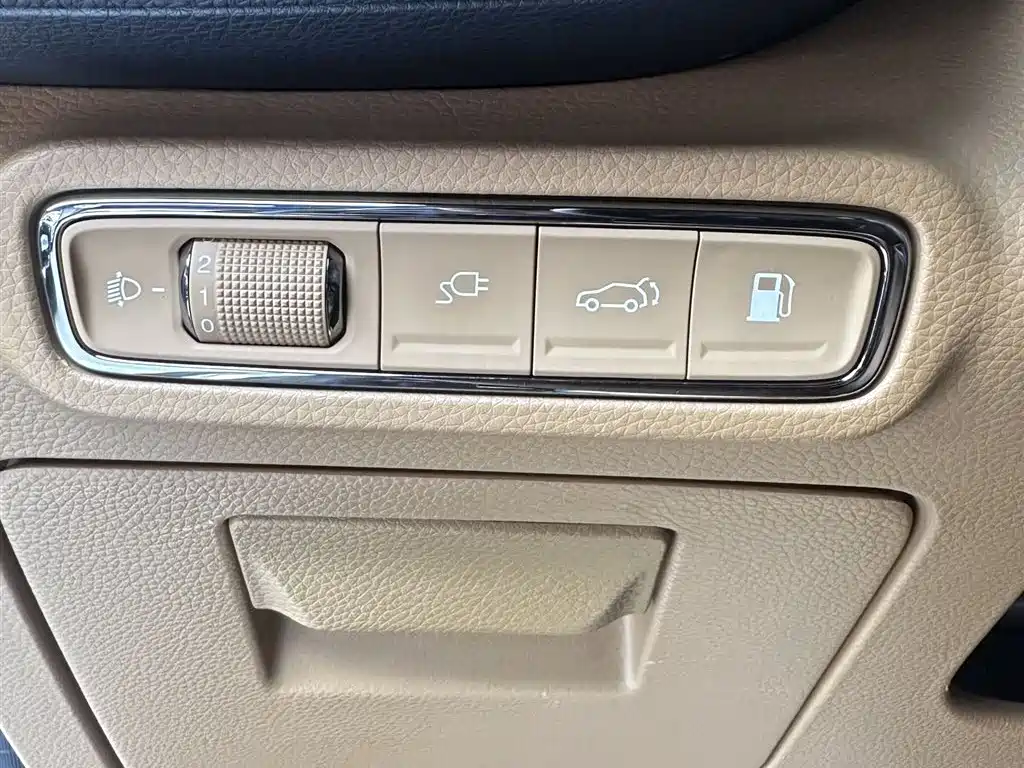 GAC Motor Trumpchi ES9 — фото 17