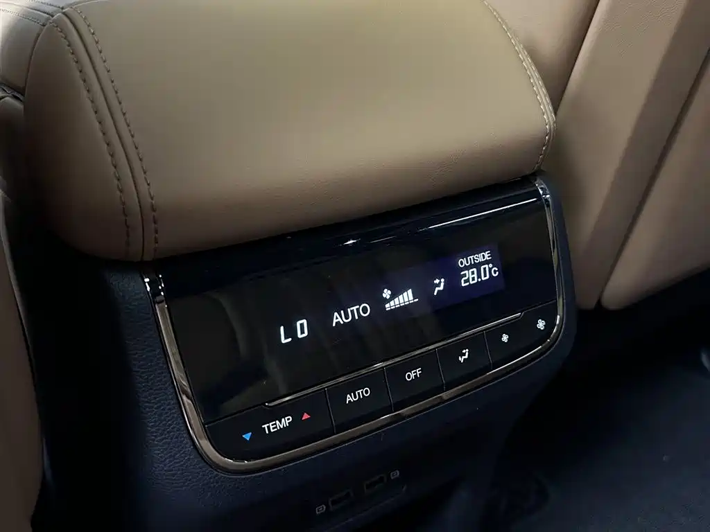 GAC Motor Trumpchi ES9 — фото 32