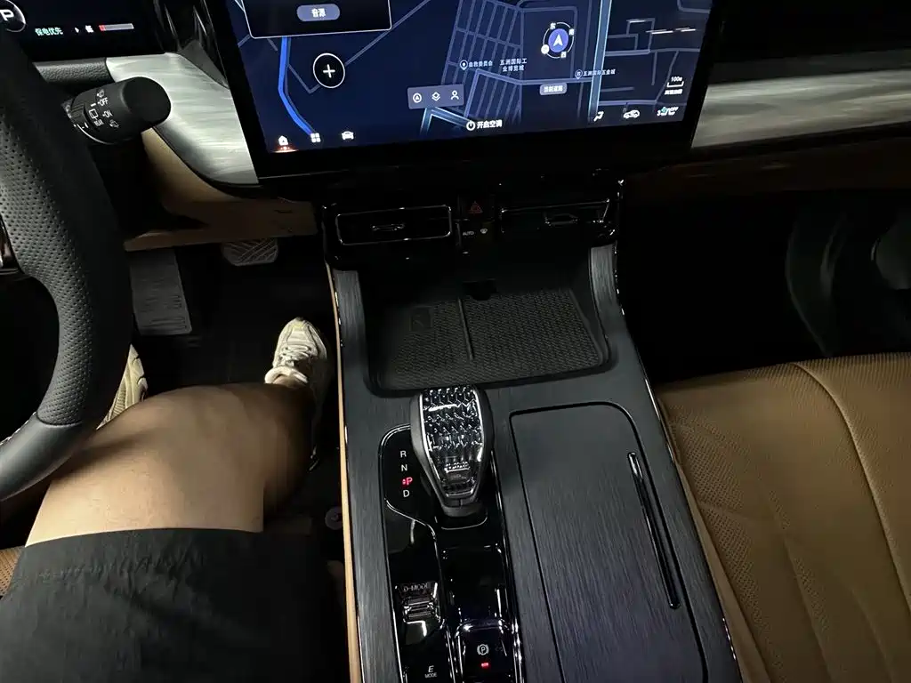 GAC Motor Trumpchi ES9 — фото 23