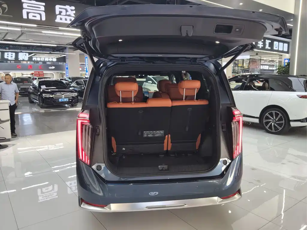 GAC Motor Trumpchi Xiangwang M8 — фото 14