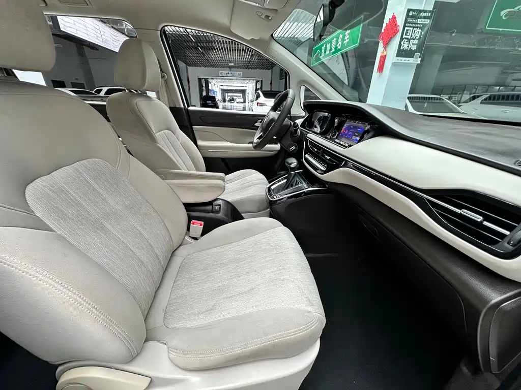 GAC Motor Trumpchi M6 — фото 7