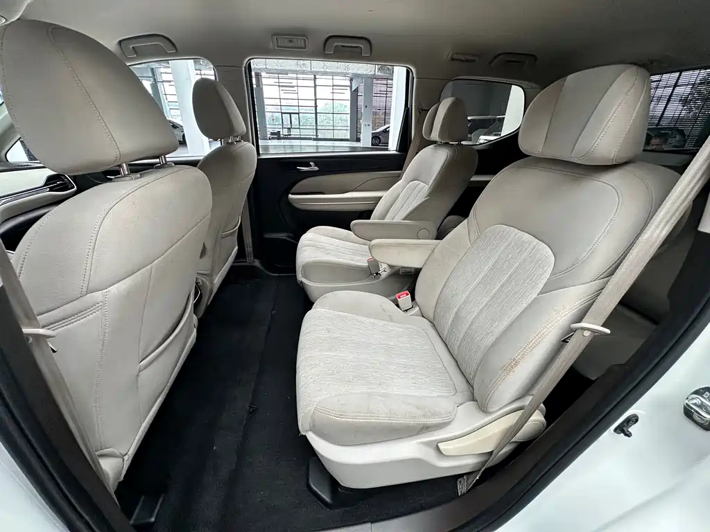 GAC Motor Trumpchi M6 — фото 9