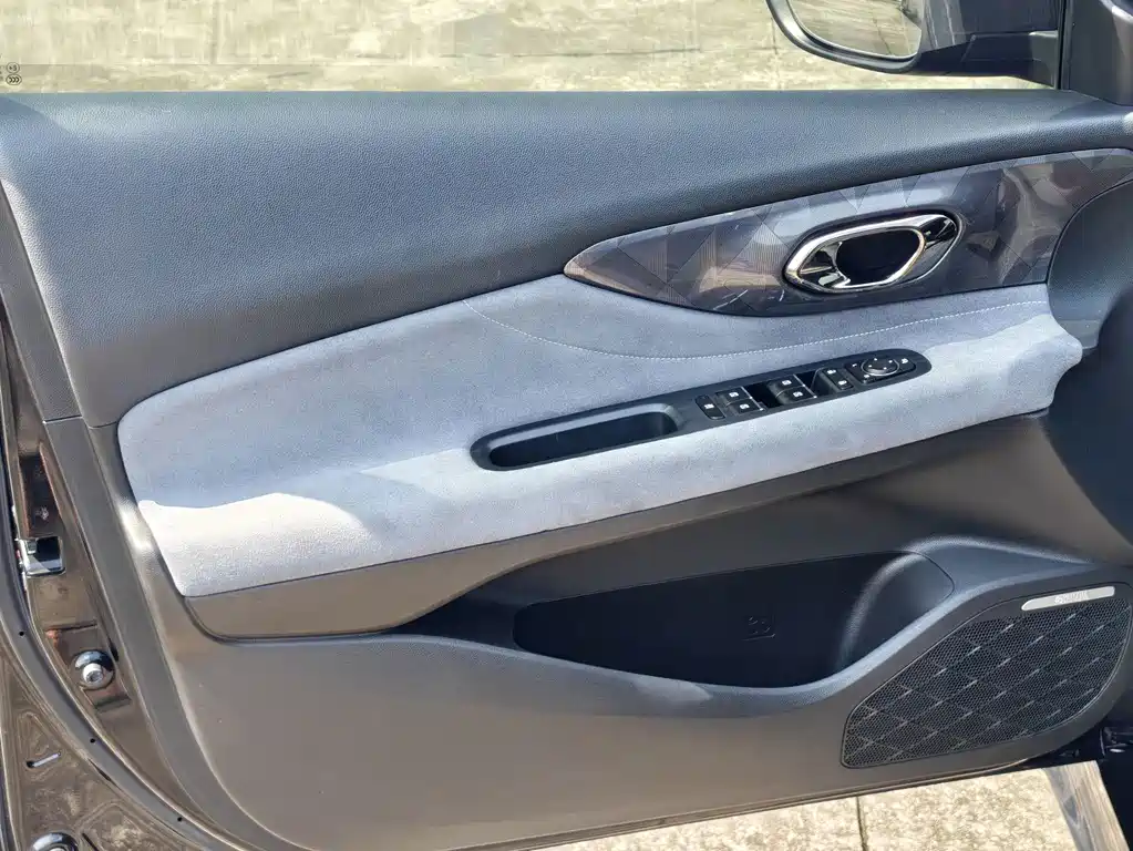 GAC Motor Shadow Leopard — фото 10
