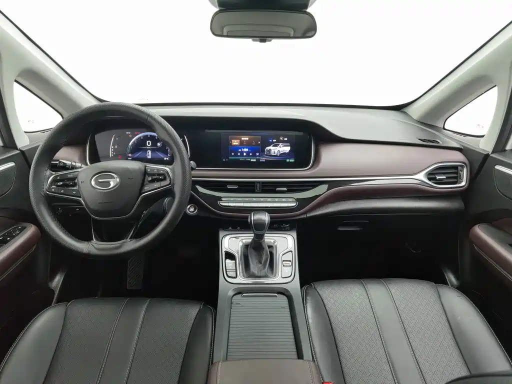 GAC Motor Trumpchi M6 — фото 5