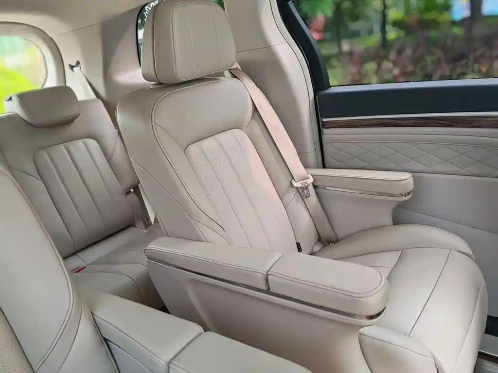 GAC Motor Trumpchi M8 — фото 17
