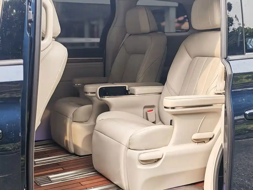 GAC Motor Trumpchi M8 — фото 10