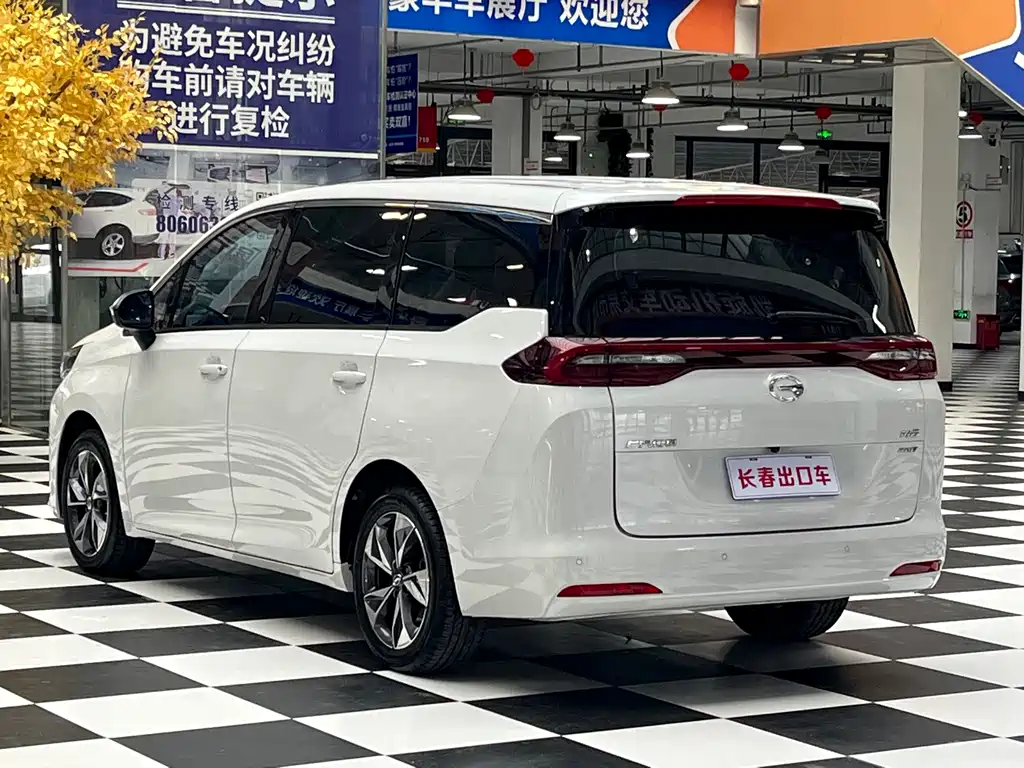 GAC Motor Trumpchi M6 — фото 6