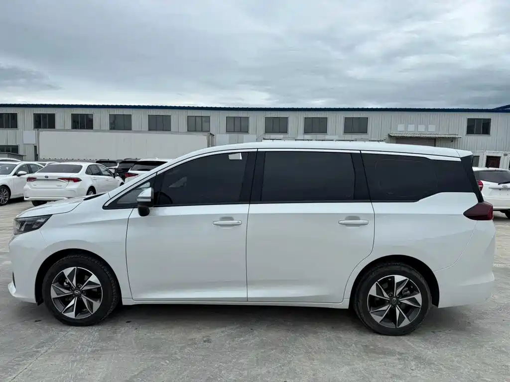GAC Motor Trumpchi M6 — фото 10