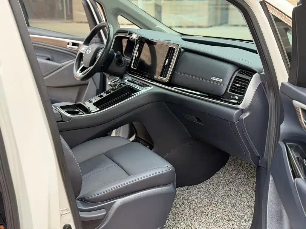 GAC Motor Trumpchi M8 — фото 4