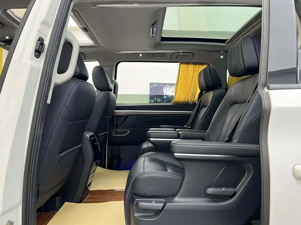 GAC Motor Trumpchi M8 — фото 17