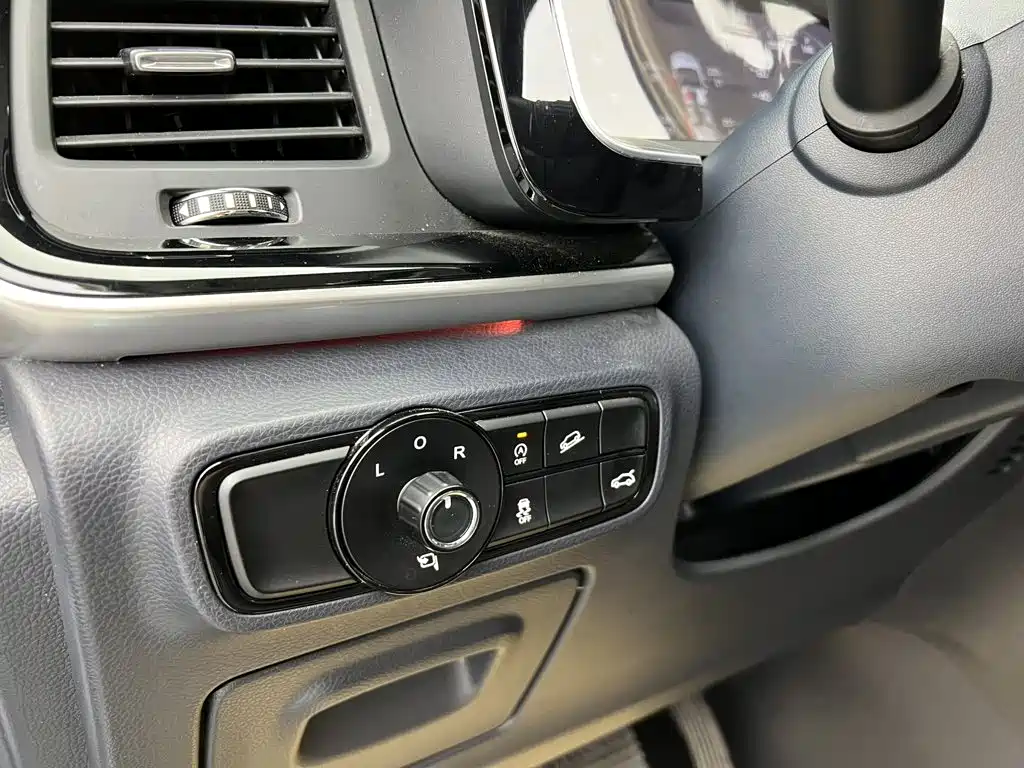 GAC Motor Trumpchi M8 — фото 22