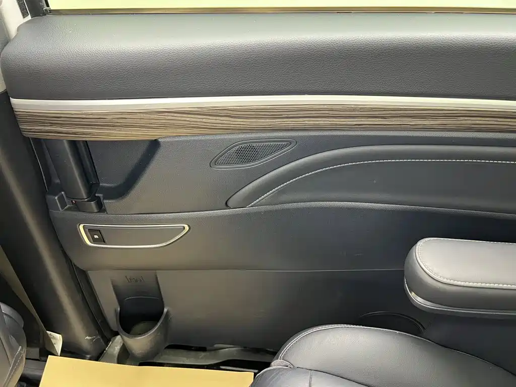 GAC Motor Trumpchi M8 — фото 34