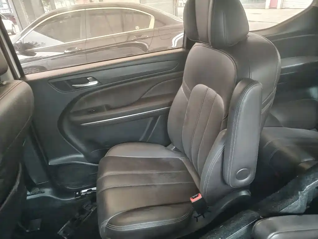 GAC Motor Trumpchi M6 — фото 10