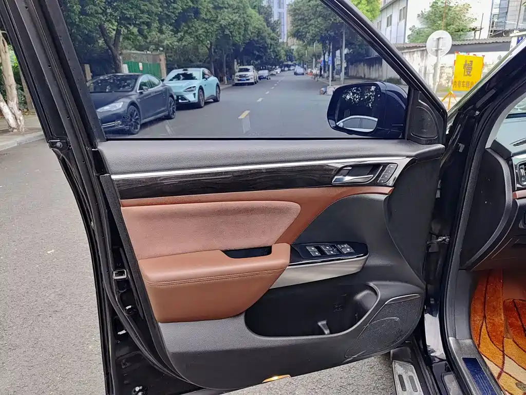 GAC Motor Trumpchi GS8 — фото 6