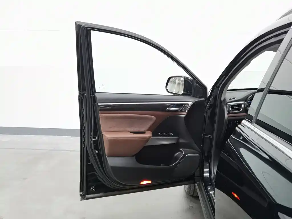 GAC Motor Trumpchi GS8 — фото 8