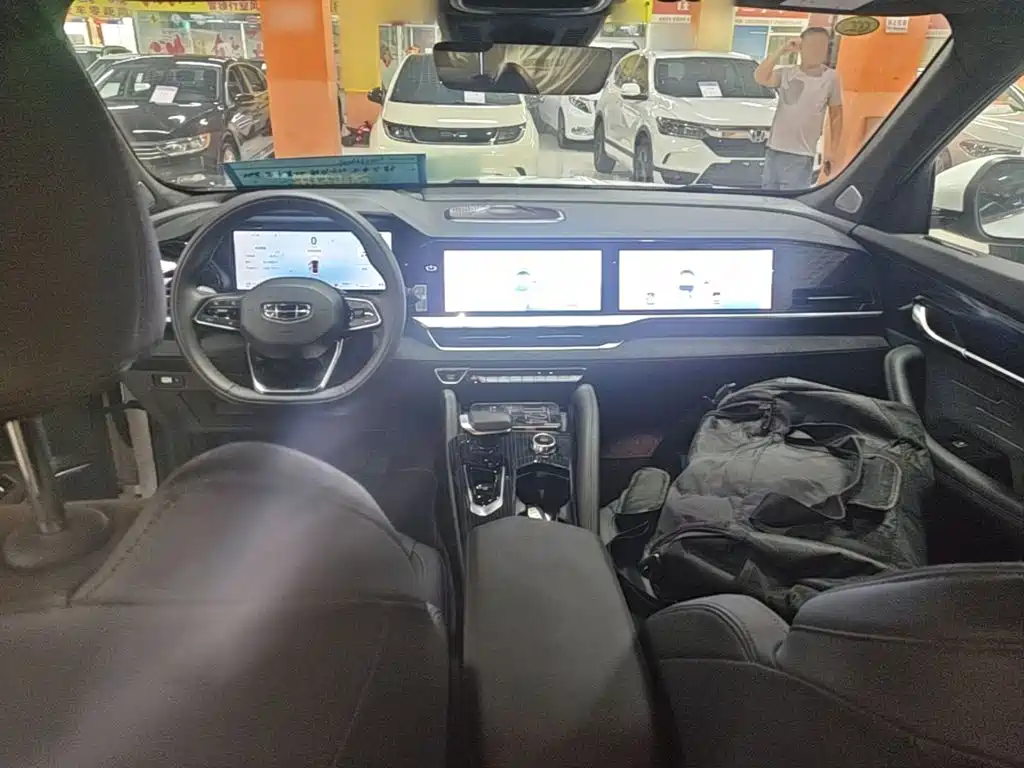 Geely Xingyue L — фото 10
