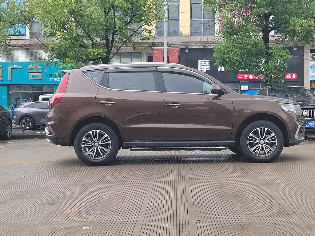Geely Vision X6 — фото 8
