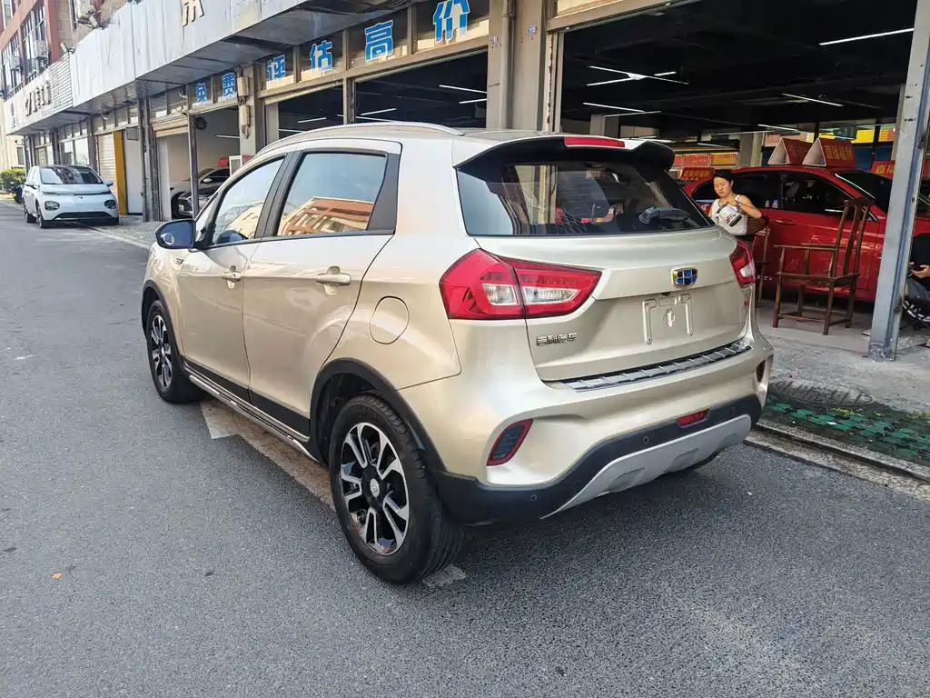Geely Vision X3 — фото 4