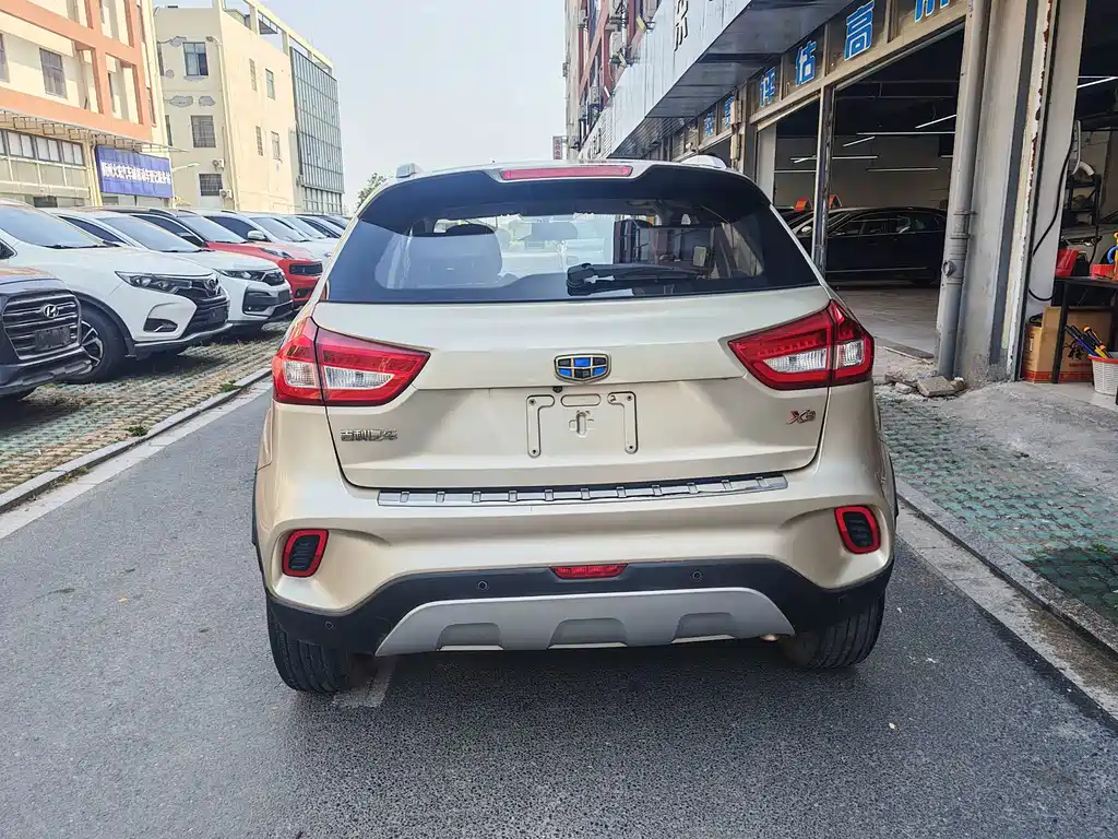 Geely Vision X3 — фото 6