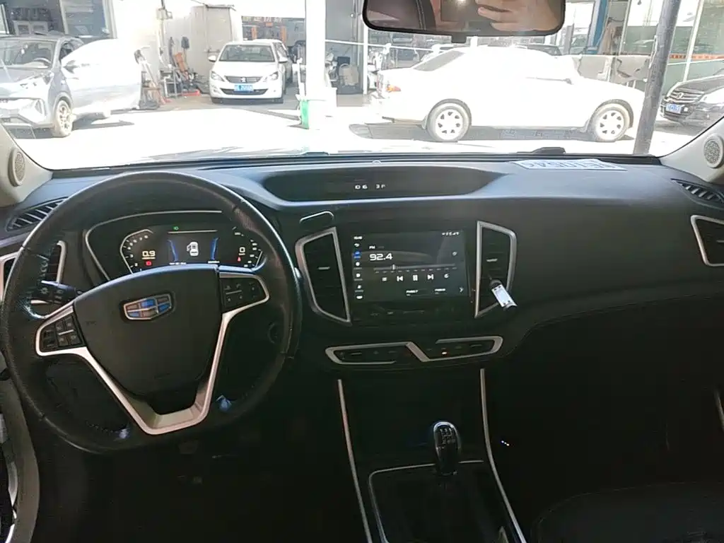 Geely Vision X6 — фото 10