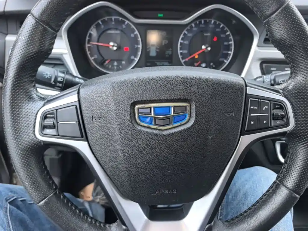 Geely Vision X3 — фото 11