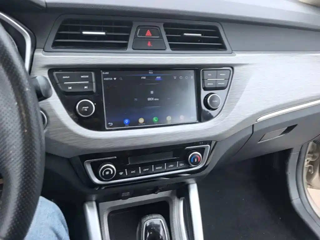 Geely Vision X3 — фото 13