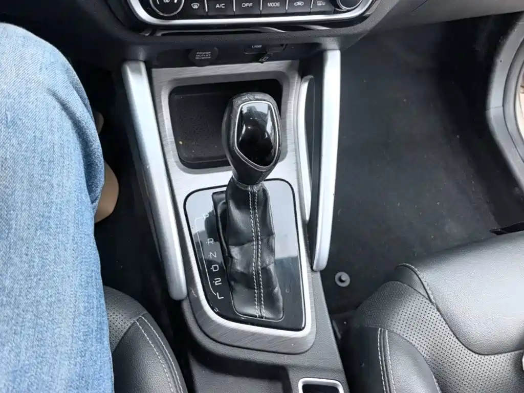 Geely Vision X3 — фото 14