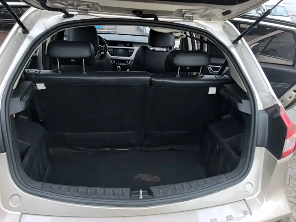 Geely Vision X3 — фото 19
