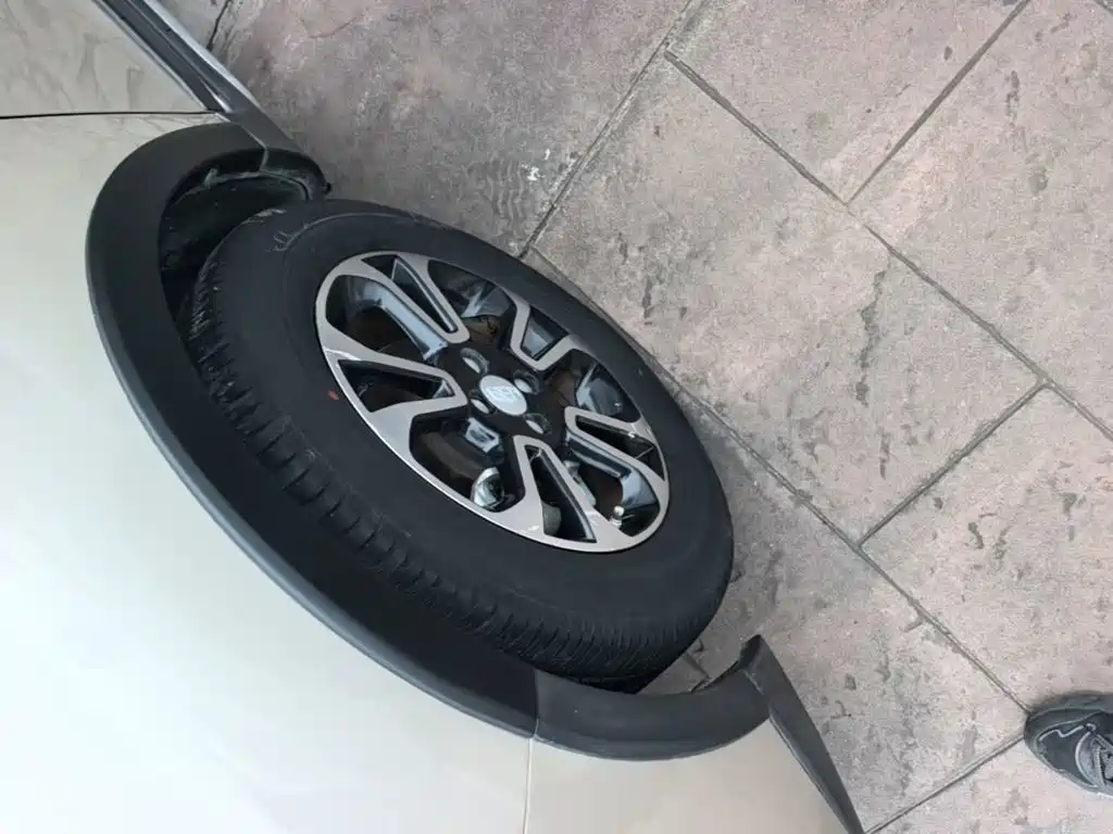 Geely Vision X3 — фото 23