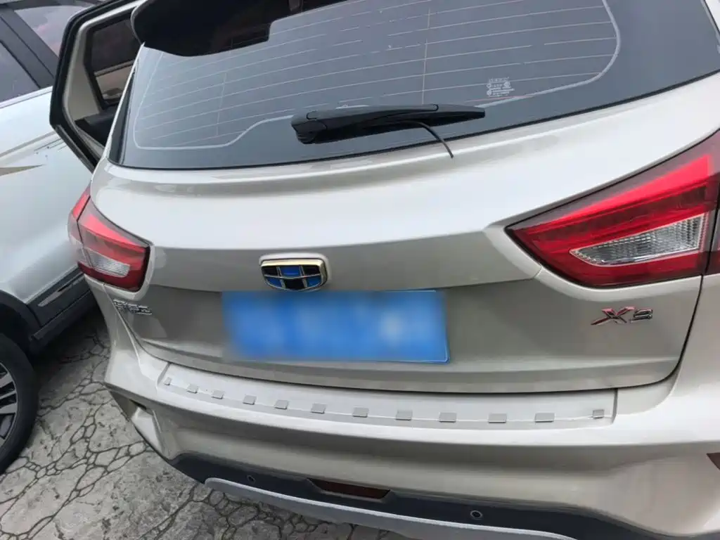 Geely Vision X3 — фото 6