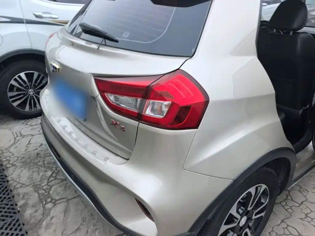 Geely Vision X3 — фото 7