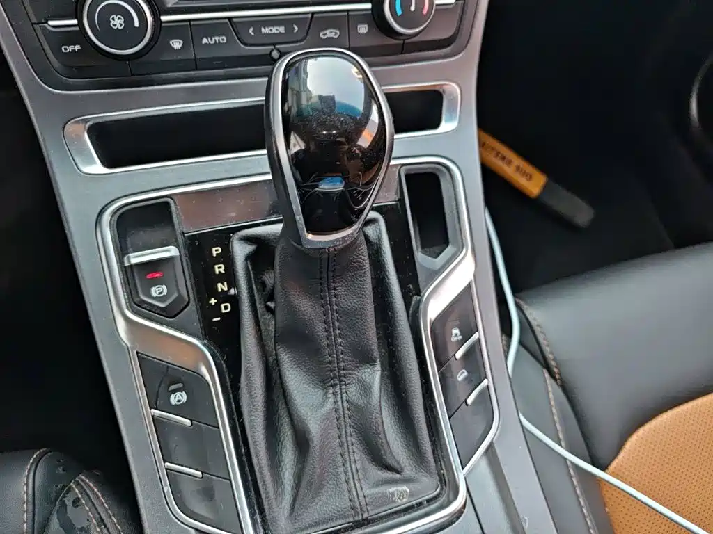 Geely Vision S1 — фото 10