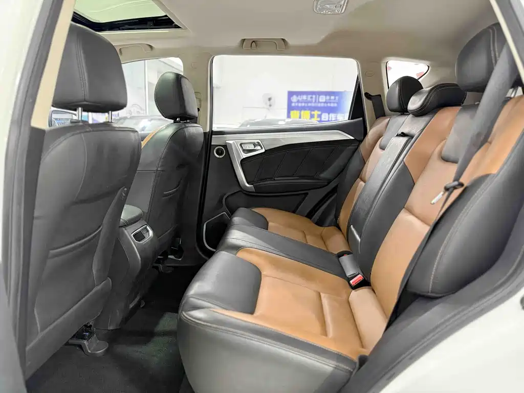 Geely Vision X6 — фото 6