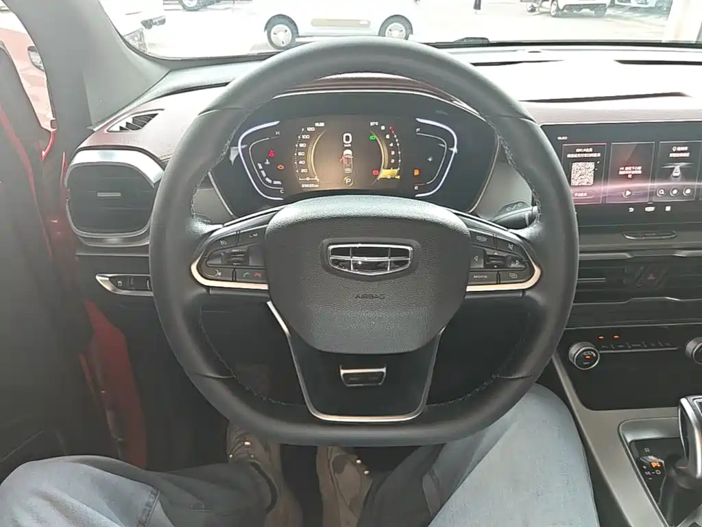 Geely Binyue — фото 11