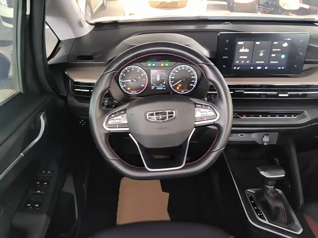 Geely Vision X3 — фото 11