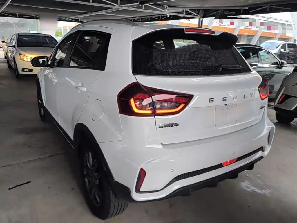 Geely Vision X3 — фото 5