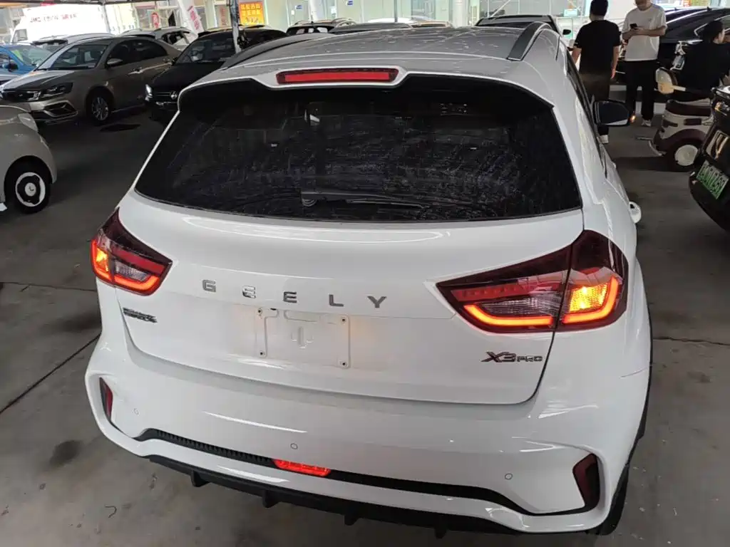 Geely Vision X3 — фото 6