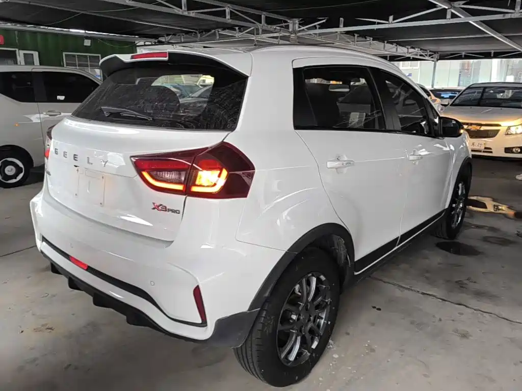 Geely Vision X3 — фото 7