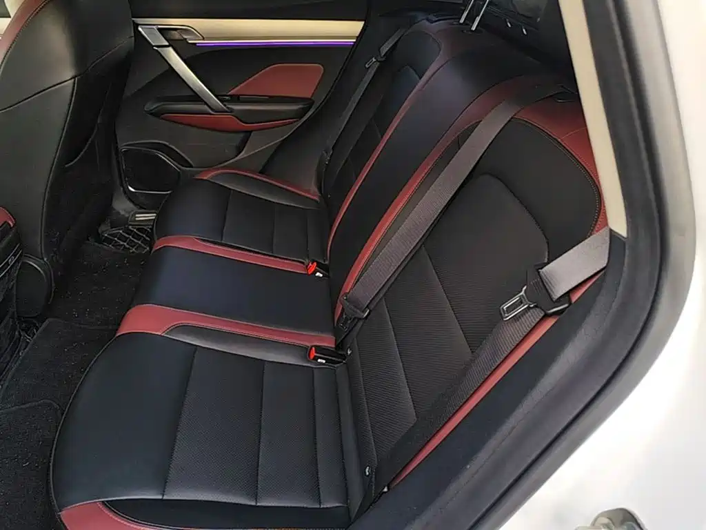 Geely Binyue — фото 17