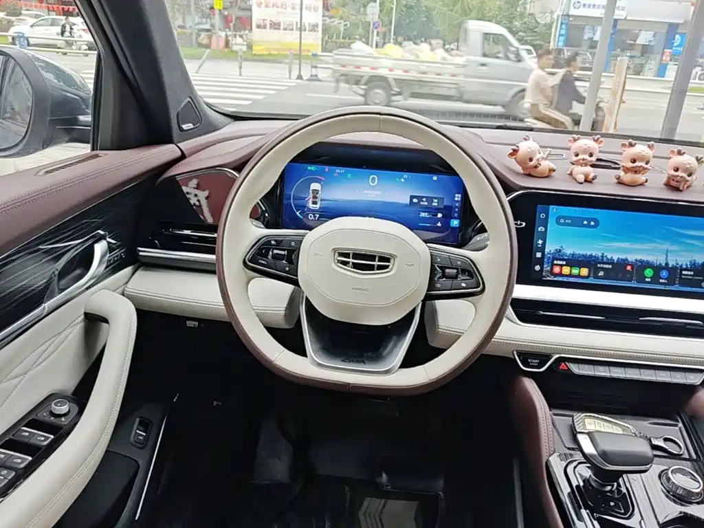 Geely Xingyue L — фото 11