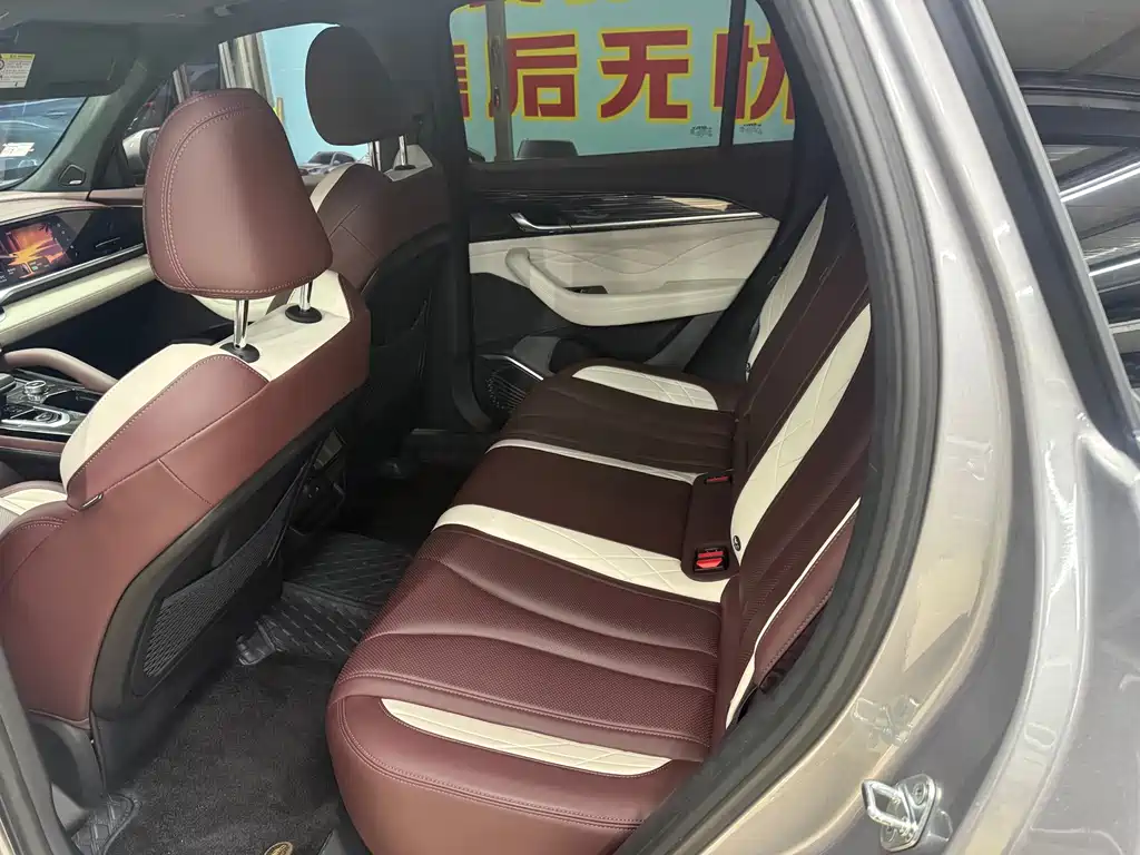 Geely Xingyue L — фото 9