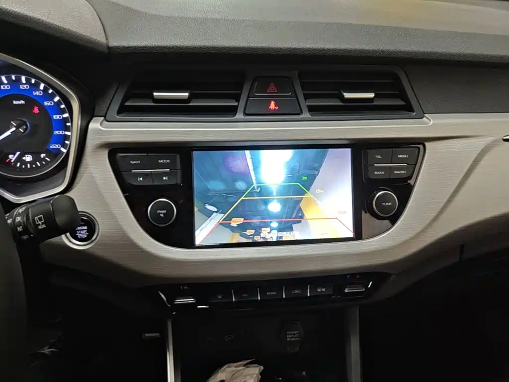 Geely Vision X3 — фото 13